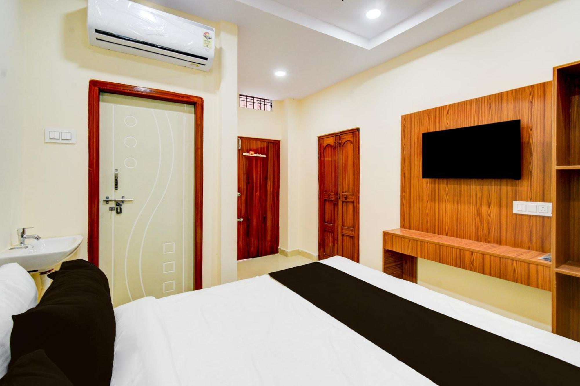 Hotel O D N Groups Sururnagar Buitenkant foto